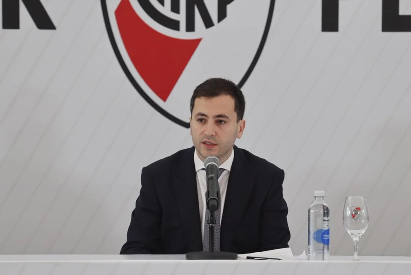 Stefano Di Carlo, el presidente de River: “Fue un error la manera en la que separamos a los jugadores”