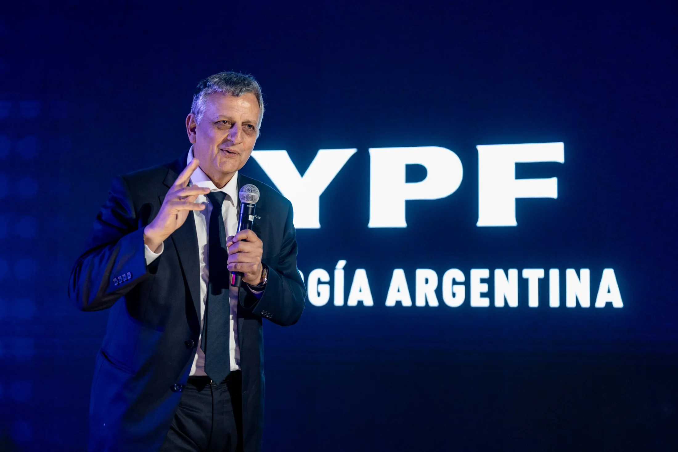 Con resultados financieros récord, Marín anticipó ante inversores los próximos pasos de YPF