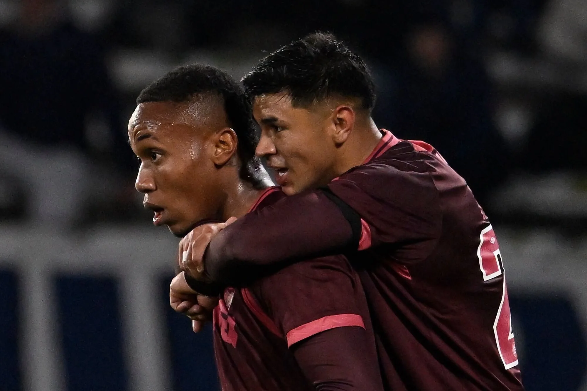 Lanús volvió a ser un karma para Jorge Sampaoli: Valois marcó dos goles ante Talleres y se los dedicó a Colombia
