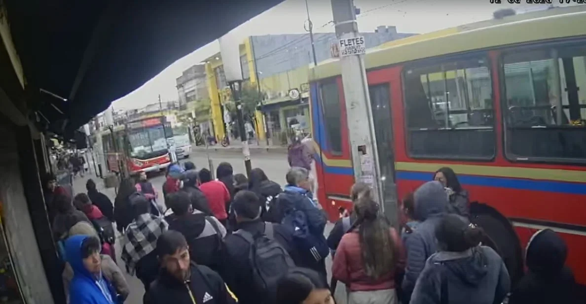 Una mujer murió atropellada por un colectivo en Moreno y el chofer fue imputado por homicidio culposo
