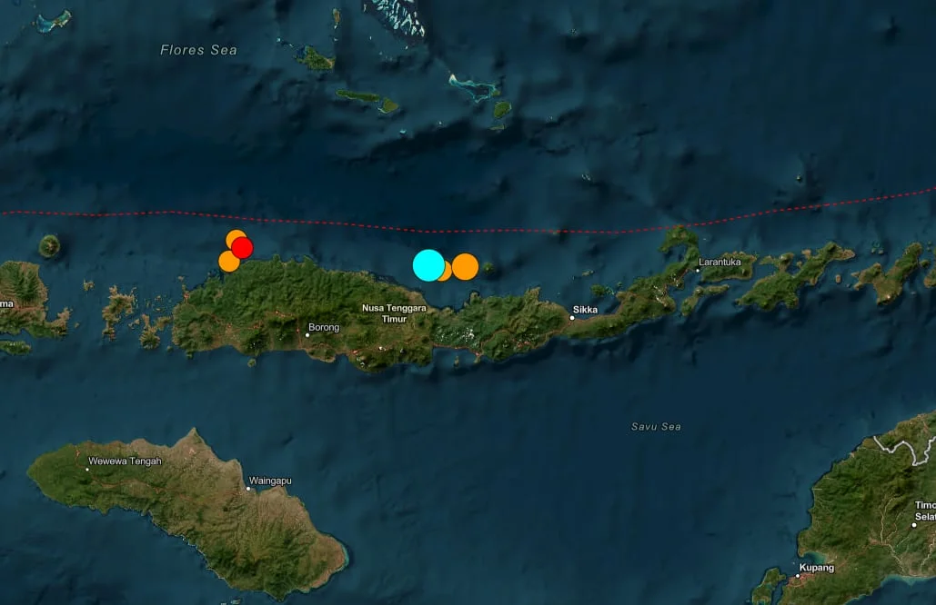 Un terremoto de magnitud 7,7 sacudió la costa de Indonesia y disparó una alerta por tsunami