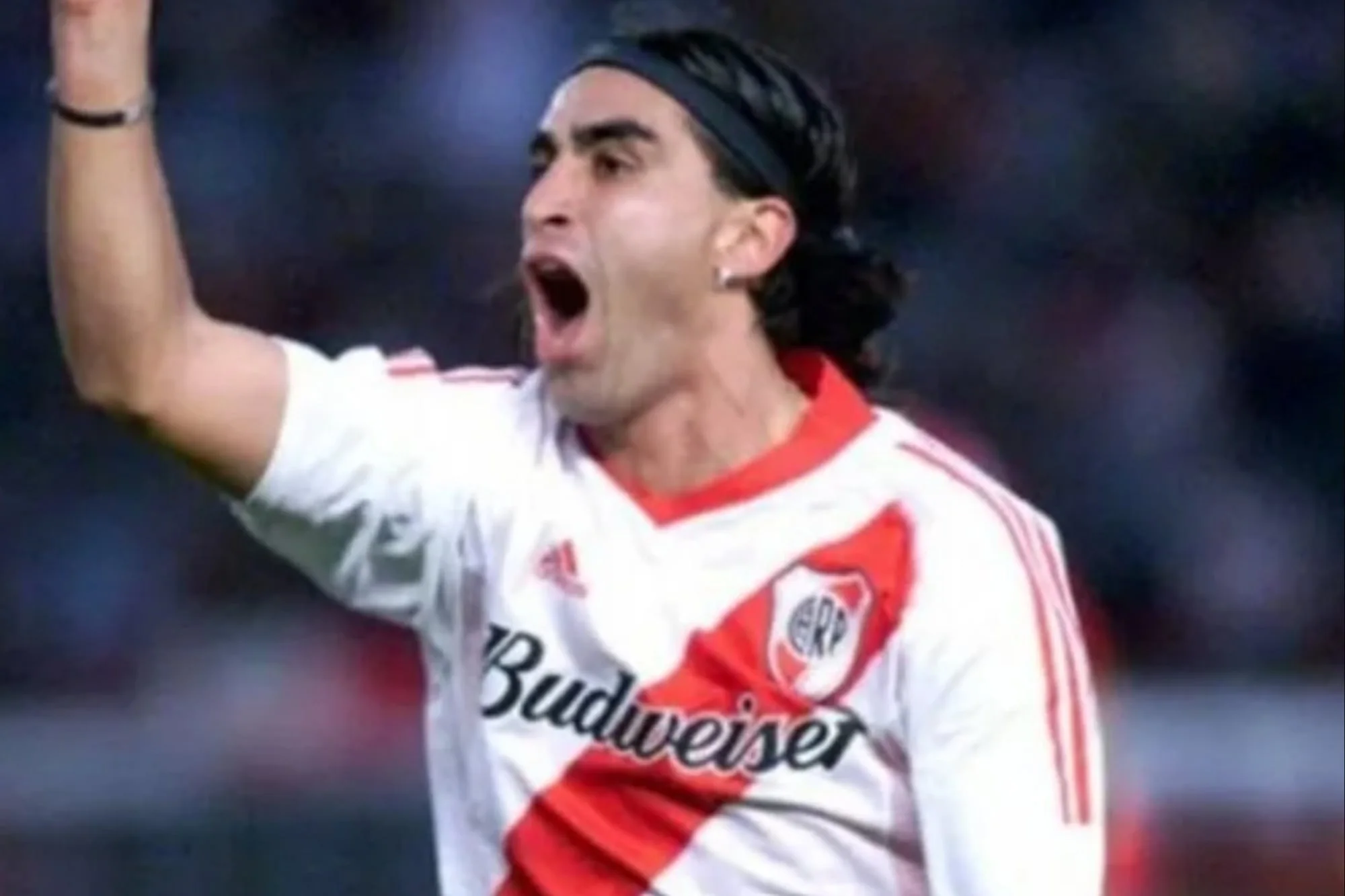 Claudio Husaín: “Un futbolista muere dos veces; la primera, cuando deja de jugar”