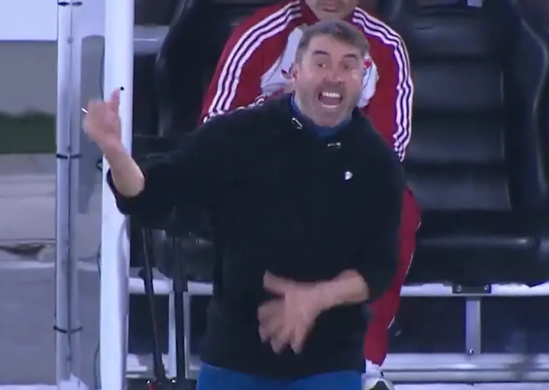 Las reacciones en caliente de Eduardo Coudet durante el empate de River ante Independiente Santa Fe