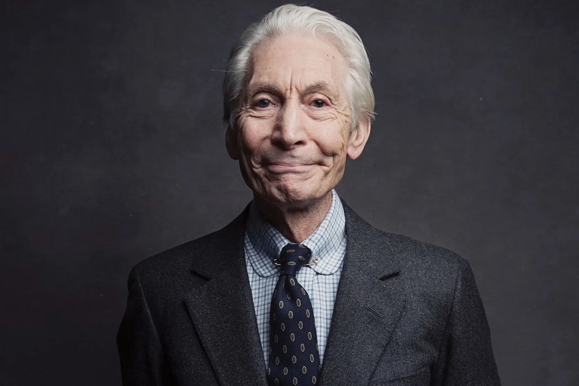 Cinco años sin Charlie Watts: del hombre elegante del swing indescifrable al día en que hizo con Mick Jagger lo que nadie se animó