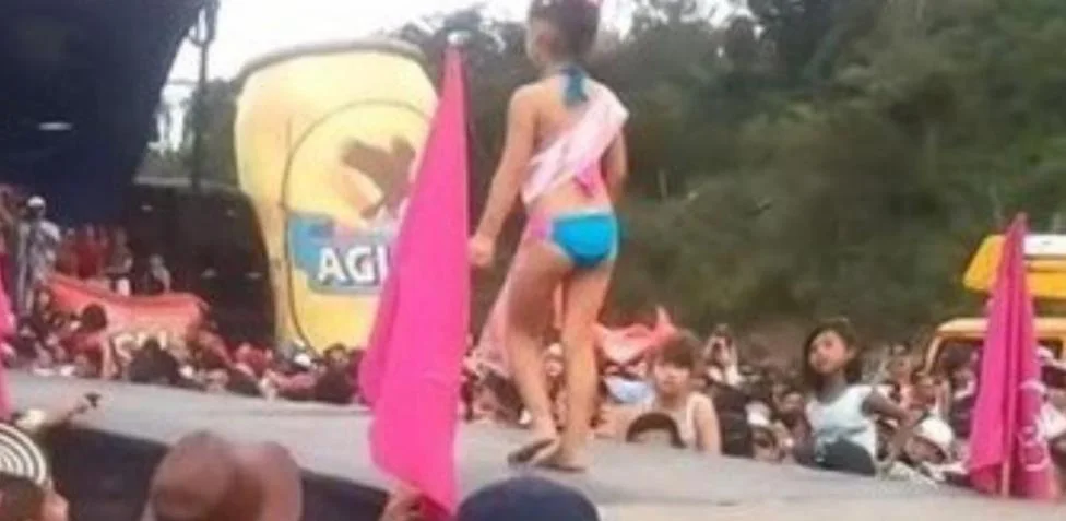 Imagen recortada de videos recopilados por el público presente
