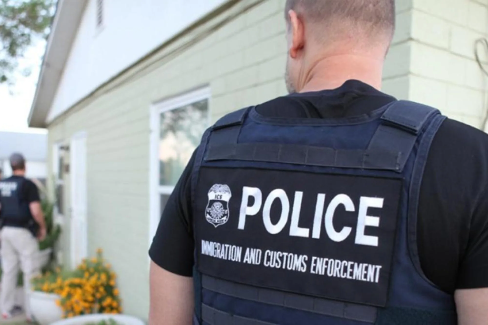 Avanza el ICE: detienen a una abuela con green card desde hace 13 años tras pasar varios meses en su país