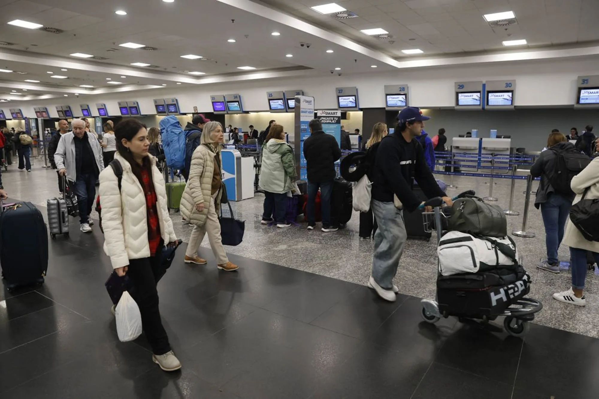 ATE pospuso el paro previsto para hoy y mañana en los aeropuertos de todo el país