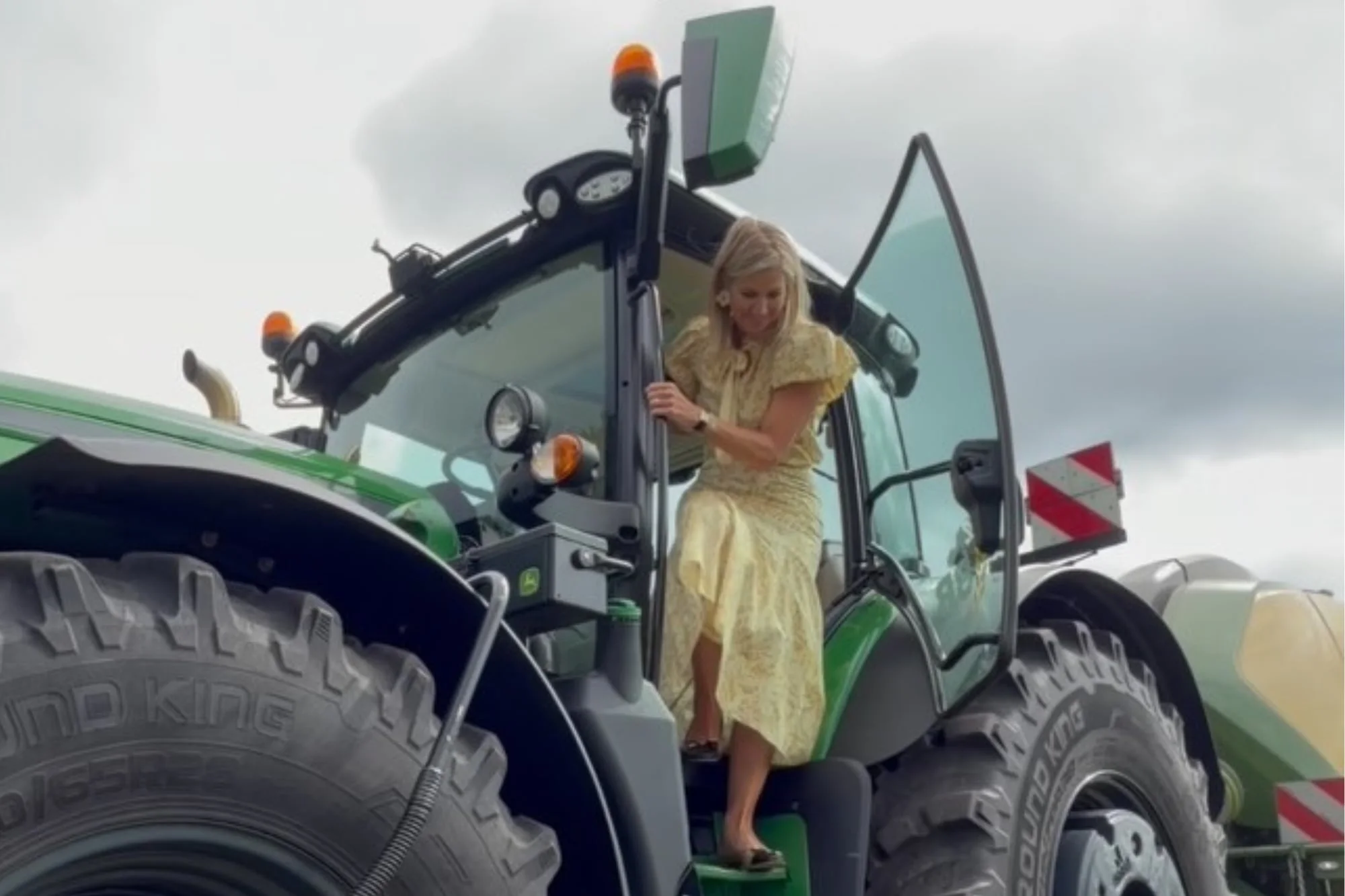 Máxima Zorreguieta volvió a salirse del protocolo y sorprendió a todos al manejar un tractor