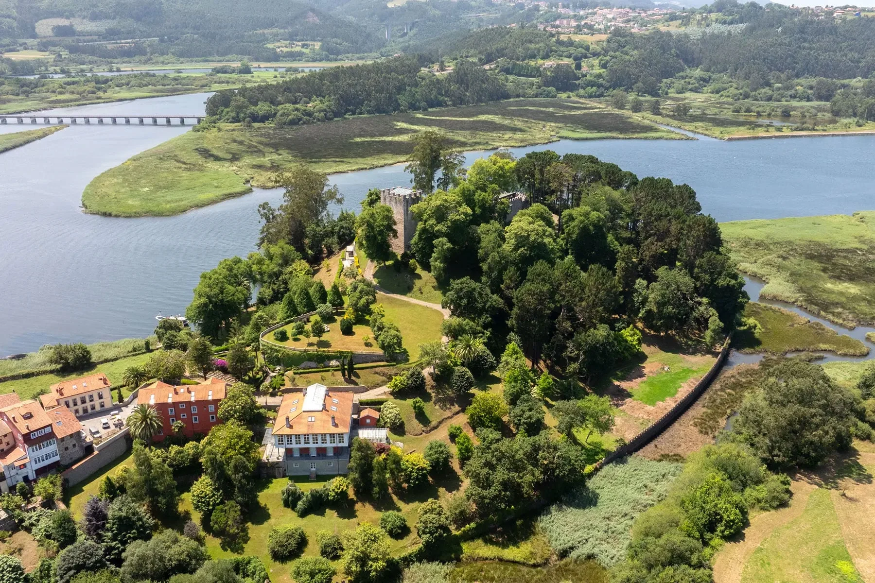 Un empresario argentino compró uno de los castillos más históricos de España por €10 millones a una conocida familia asturiana