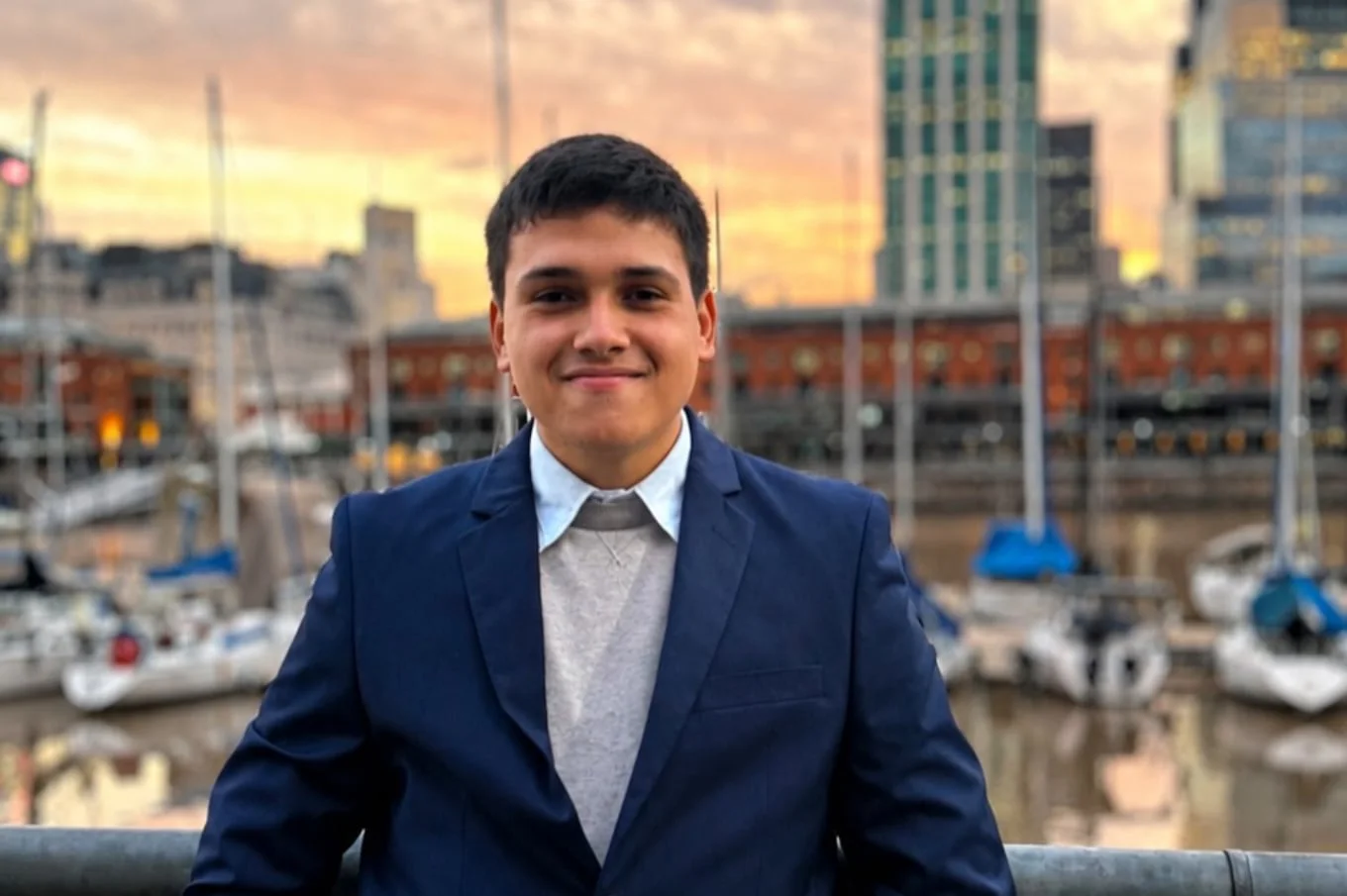 Es de Pinamar y con 18 años creó un puente para una Argentina mejor: “Muchos jóvenes sienten que la escuela no les habla”
