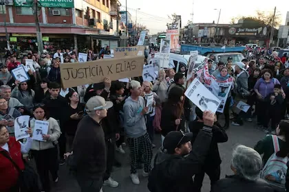Manifestación por la muerte de Elías en el centro de José C. Paz