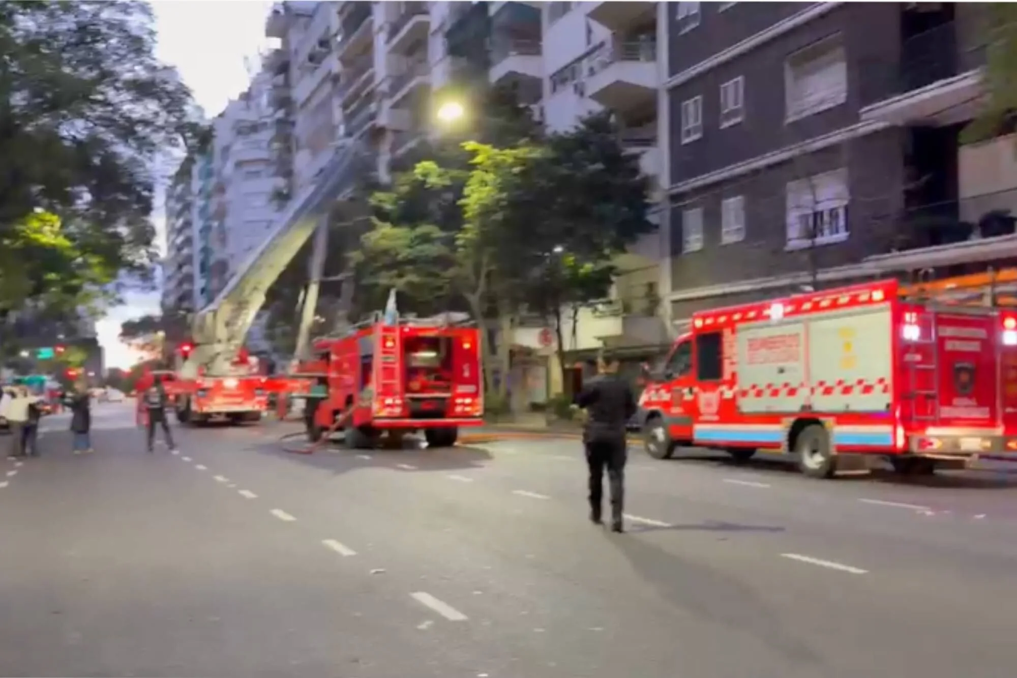 Incendio en Recoleta: se prendió fuego un departamento de un edificio en avenida Callao y Quintana
