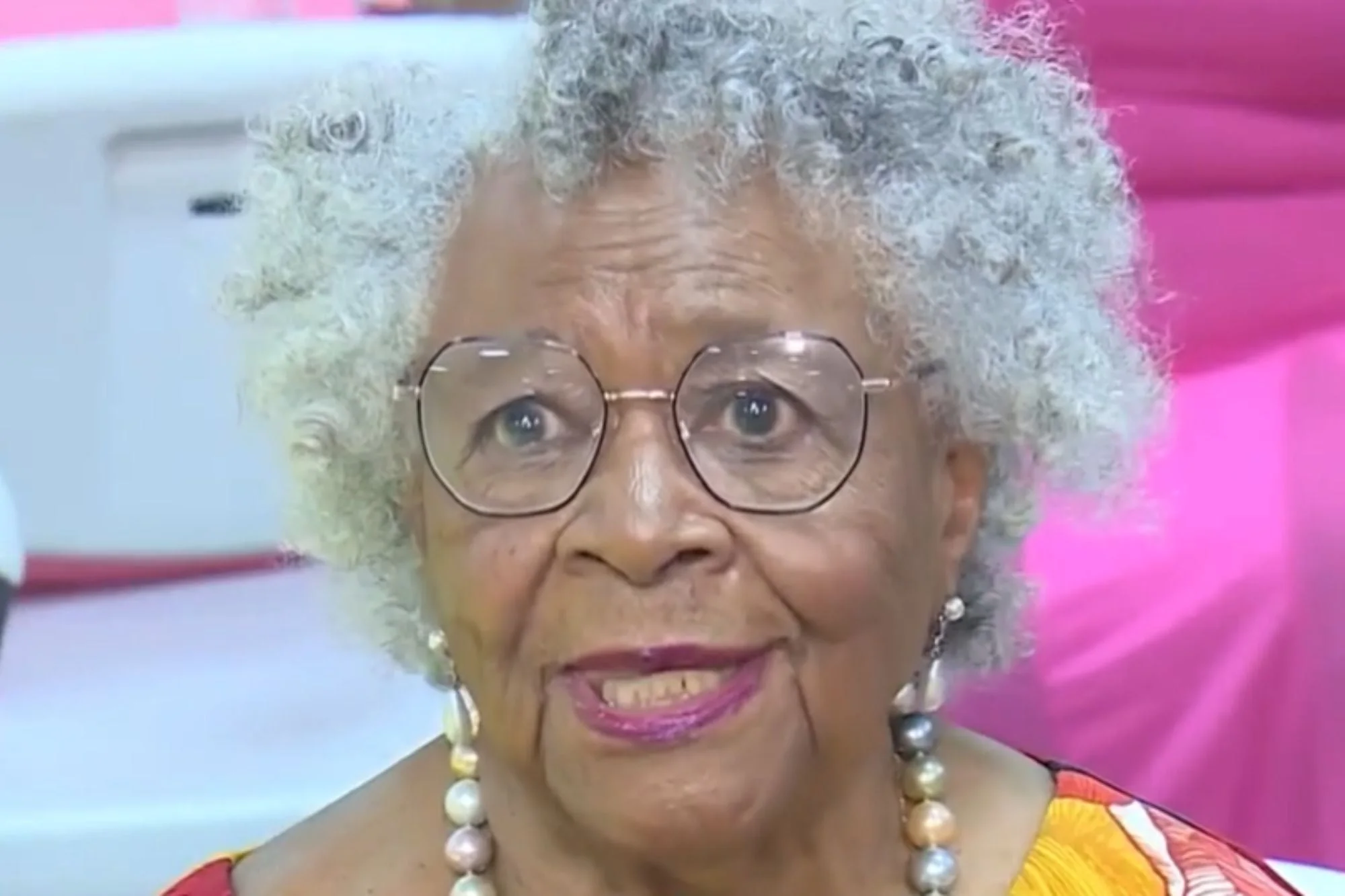 A los 107 años una mujer reflexiona sobre su vitalidad: “Quizás sea amar al prójimo, pero la verdad es que no lo sé”
