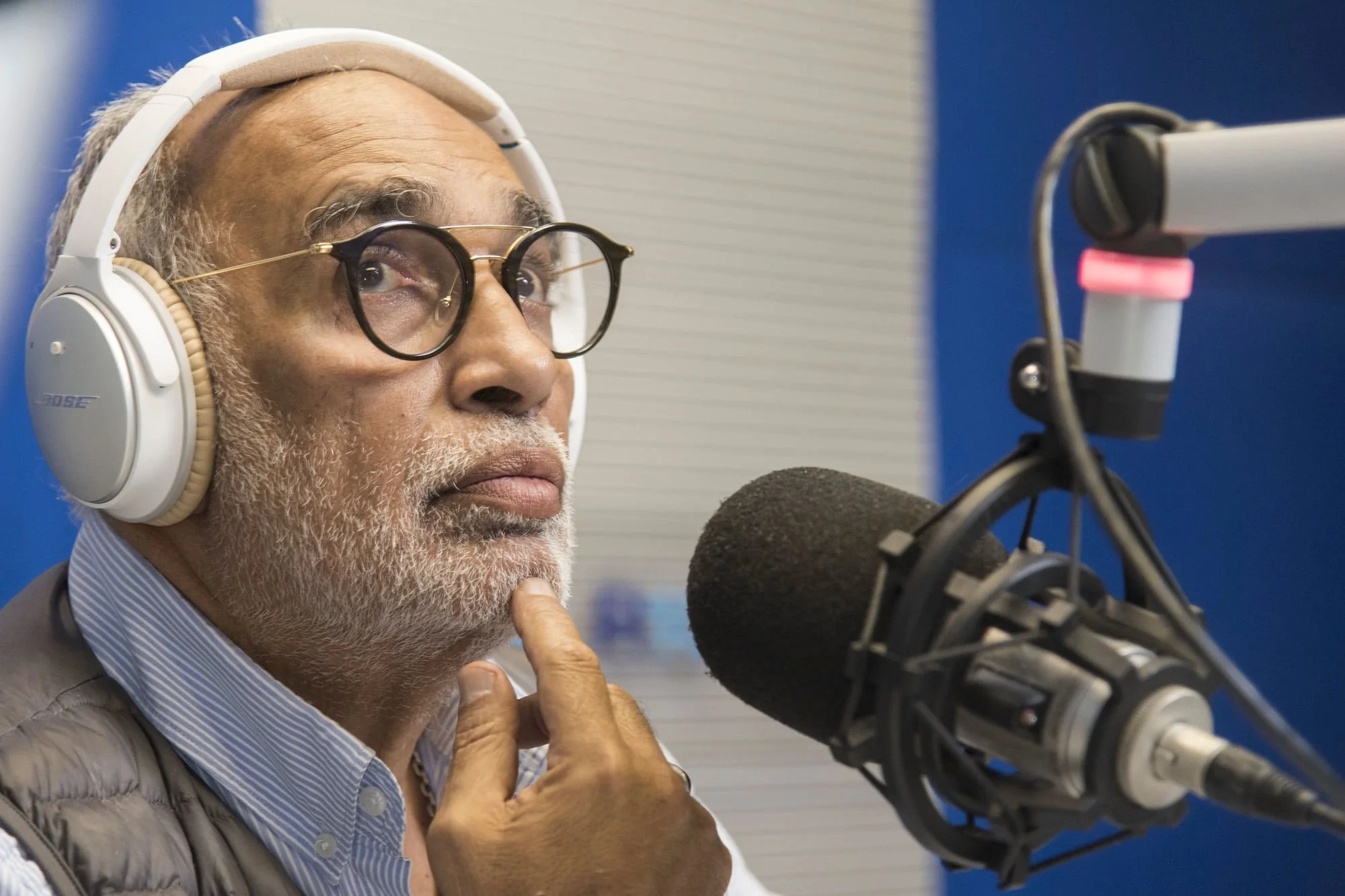 Murió Oscar el “Negro” González Oro: reacciones y mensajes EN VIVO de despedida al periodista y conductor