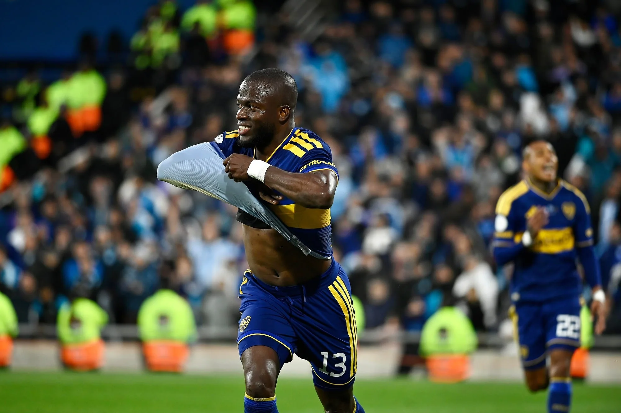 Valencia cambió todo: tres goles y una remontada inolvidable para que Boca eliminara a Racing