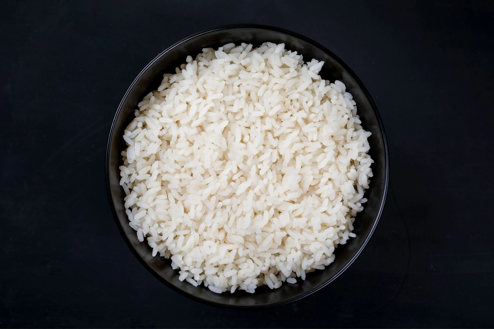 El peligro oculto de guardar el arroz cocinado para el día siguiente