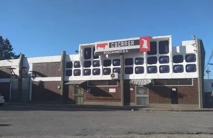 Crisis en la industria cárnica: un frigorífico acumula 232 cheques rechazados por $6000 millones y trabaja al 30% de su capacidad