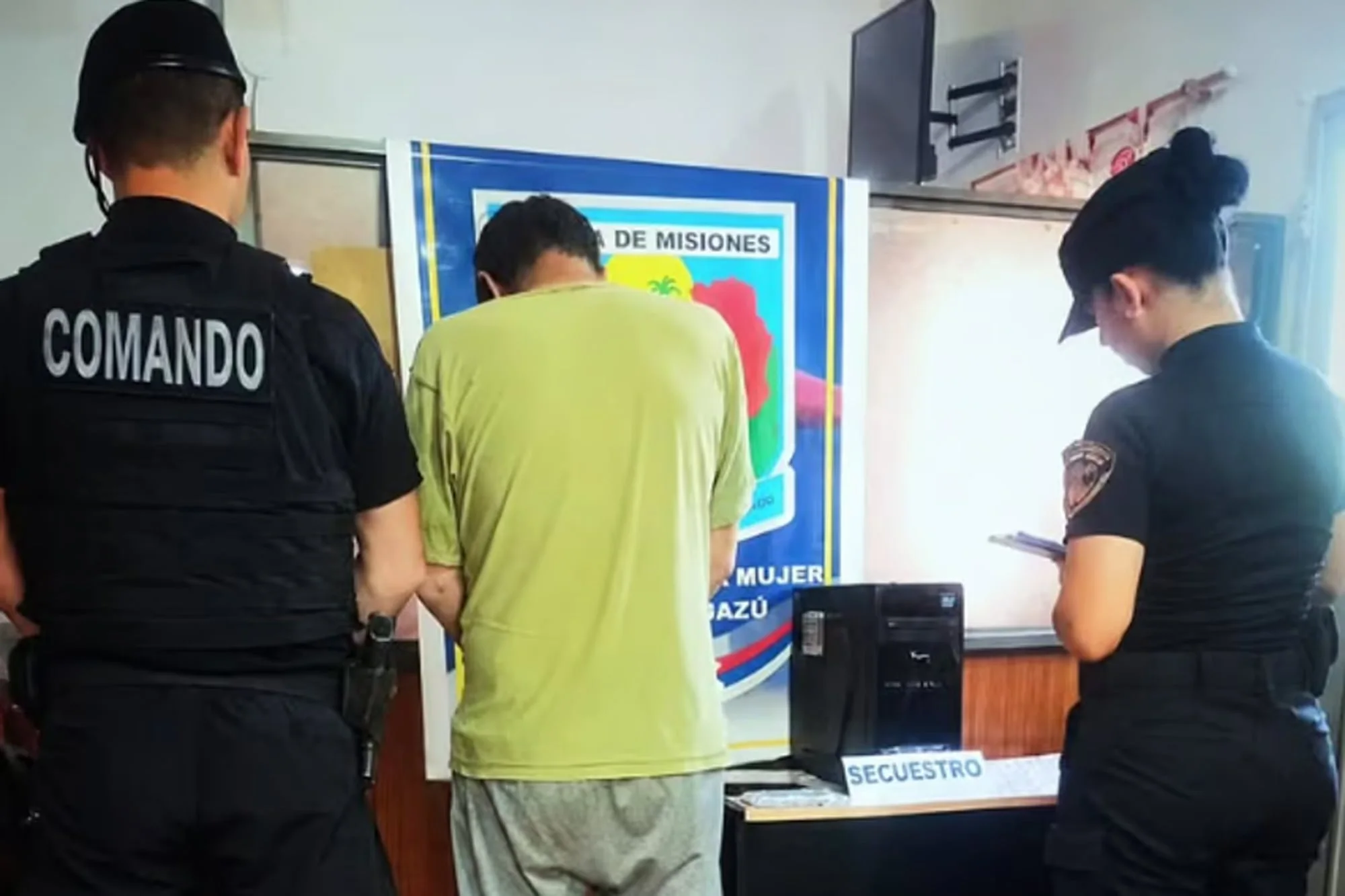 Una mujer denunció que su compañero de pádel le mandó fotos íntimas y, además, le hizo “trabajos de brujería”