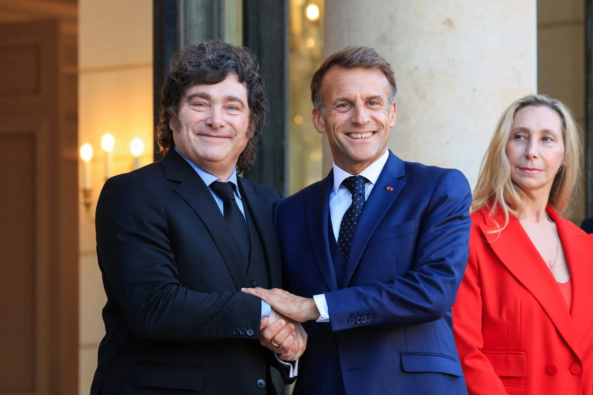 Javier Milei y sus medidas, EN VIVO: el Presidente fue recibido por Emmanuel Macron en el Palacio del Elíseo
