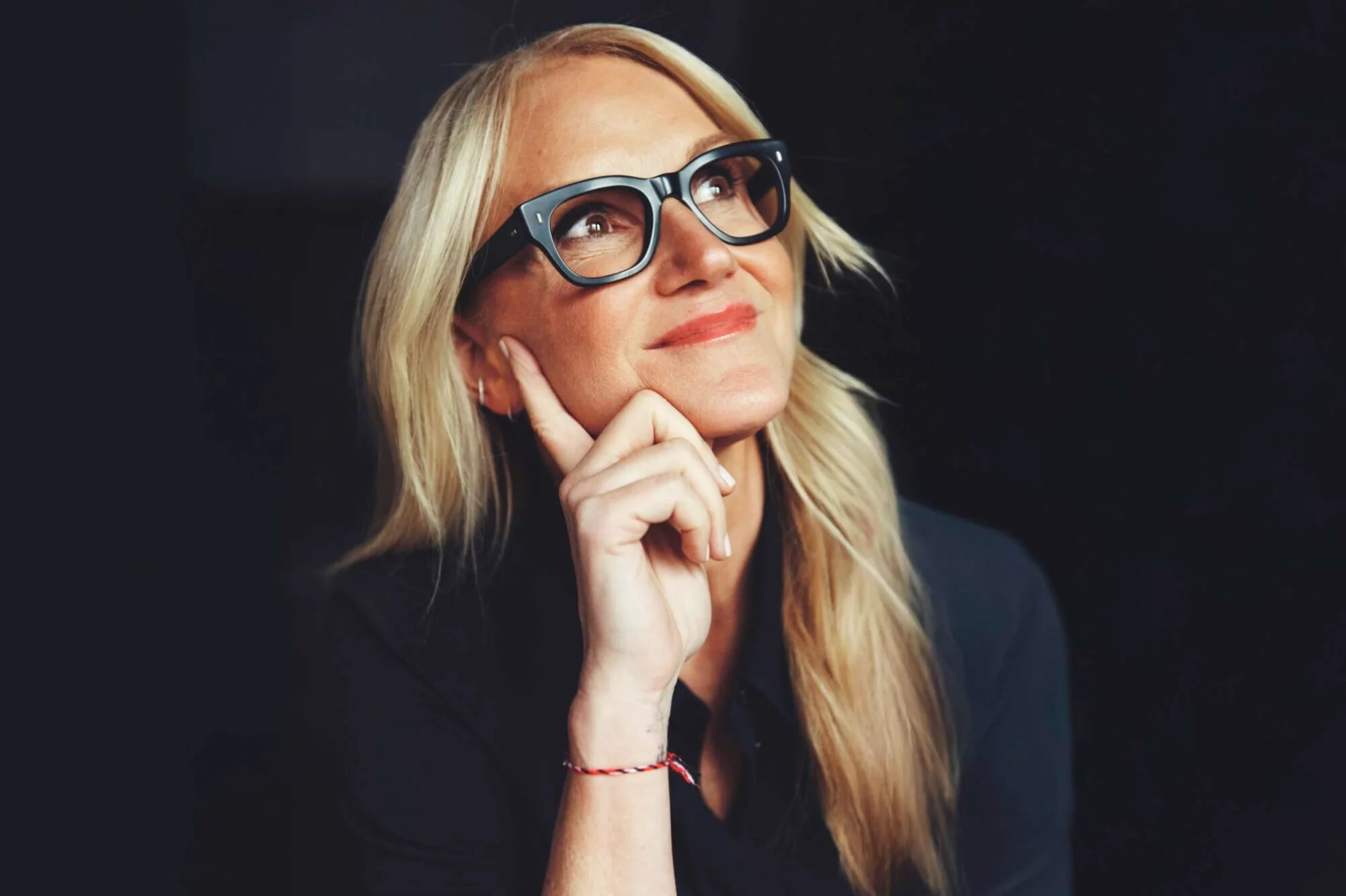 Mel Robbins, experta en desarrollo personal, de 57 años: “Tenés que aprender a amar a tus padres por quienes son, no por quienes deseás que sean”