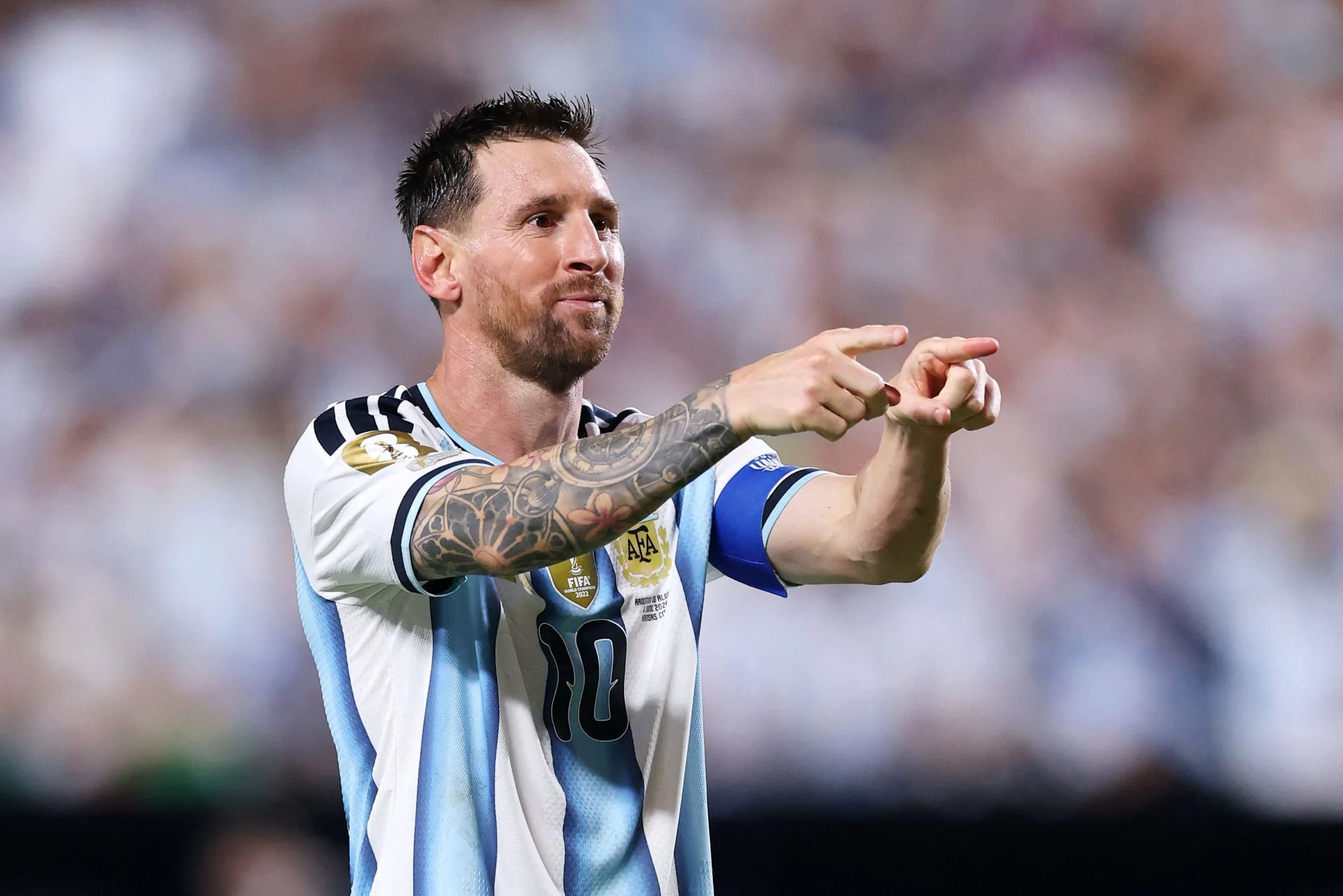 El emotivo regalo de los jugadores de la selección argentina para Messi en la previa de su partido despedida