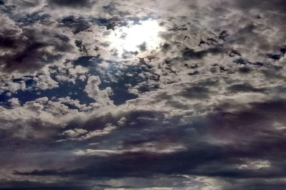 Se vienen 7 días sin sol, ráfagas de viento, lluvias y temperaturas de hasta 23°C en la semana: estas son las zonas afectadas