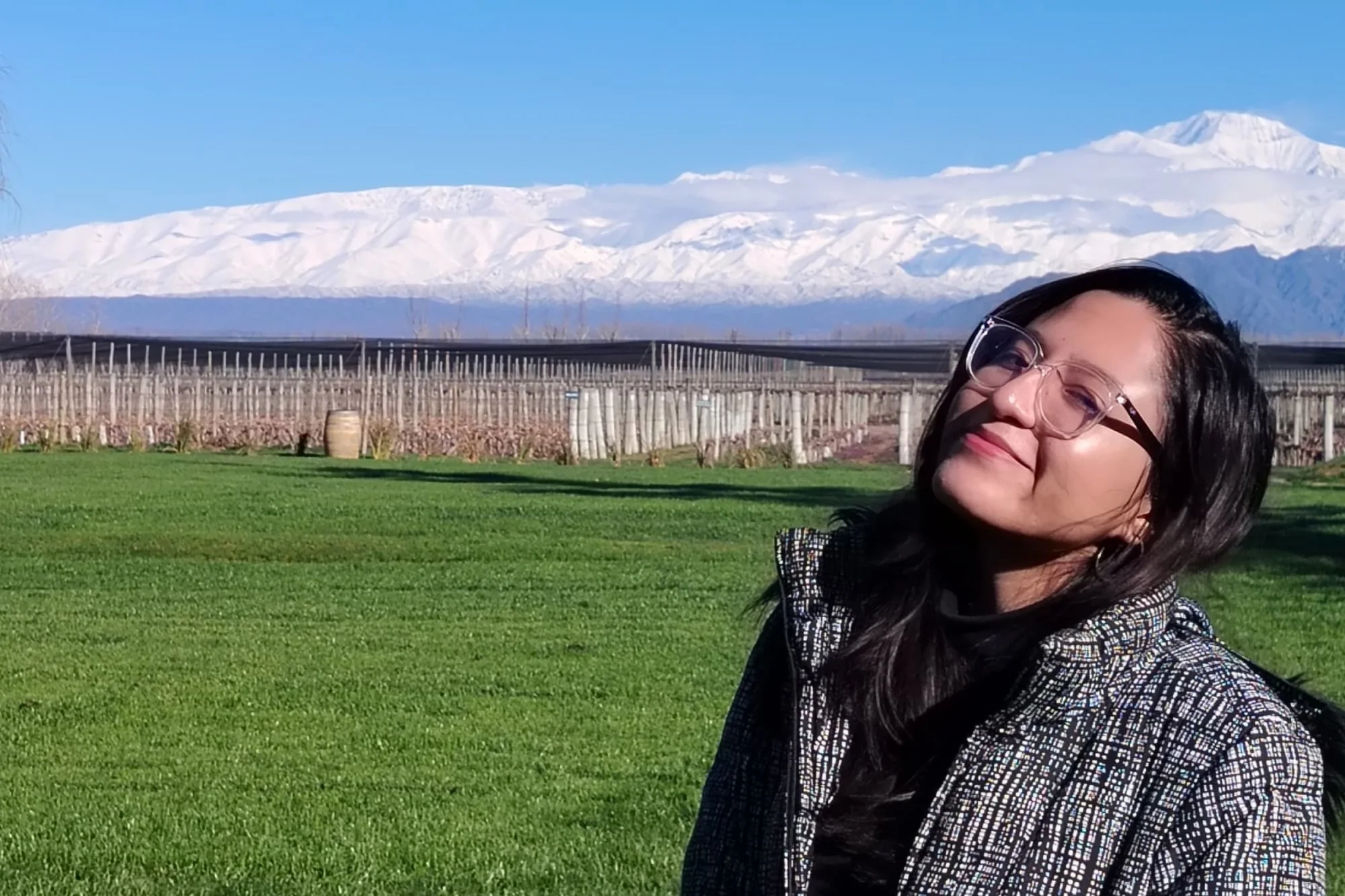 Tras sentirse censurada en su país, llegó sola a los 16 y relata el impacto argentino: “Menor influencia de la religión”