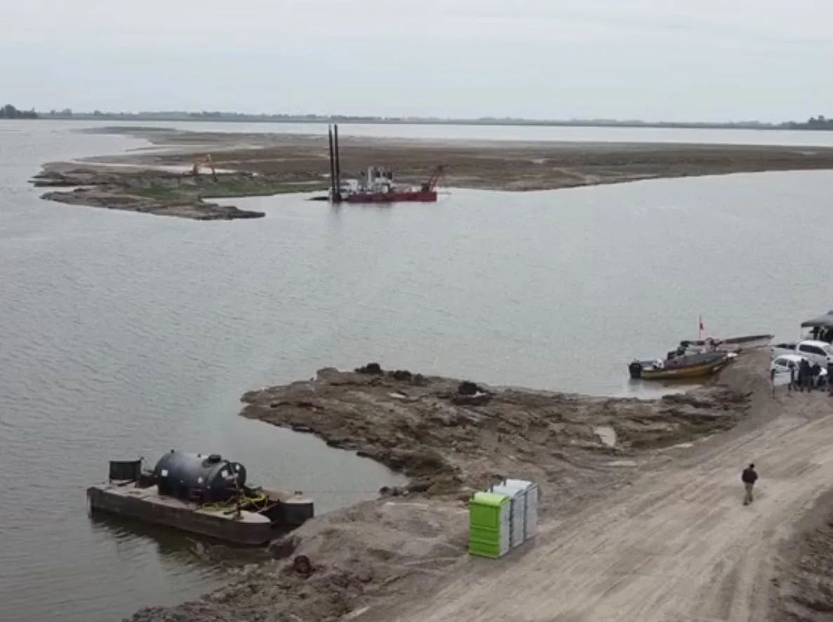 Con once dragas: avanza una obra reclamada por los productores contra las inundaciones en Buenos Aires