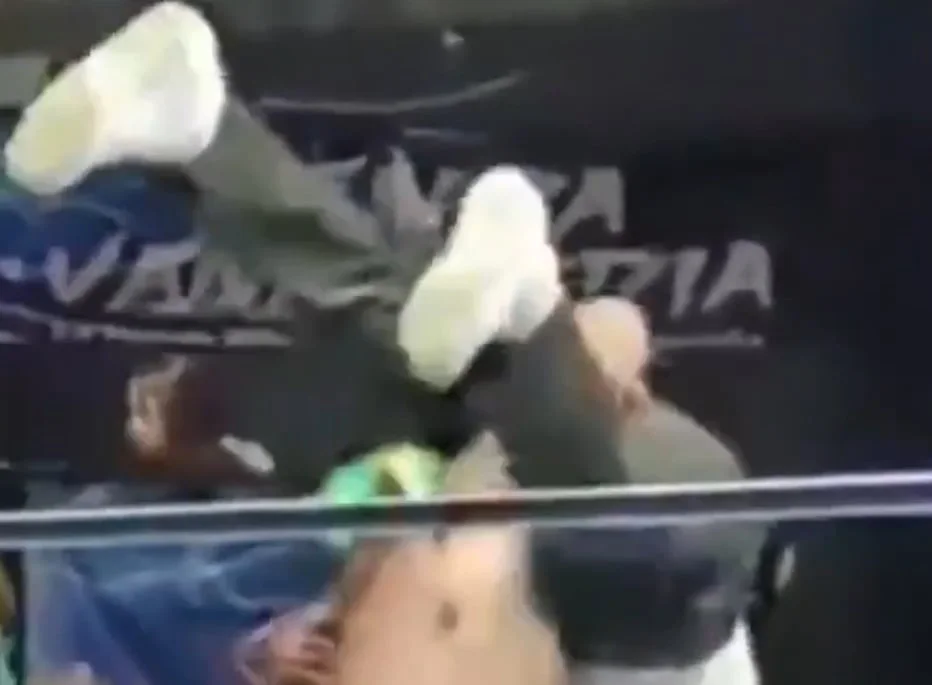 Tragedia en México: un árbitro de lucha libre murió tras recibir una llave mortal en el cuadrilátero