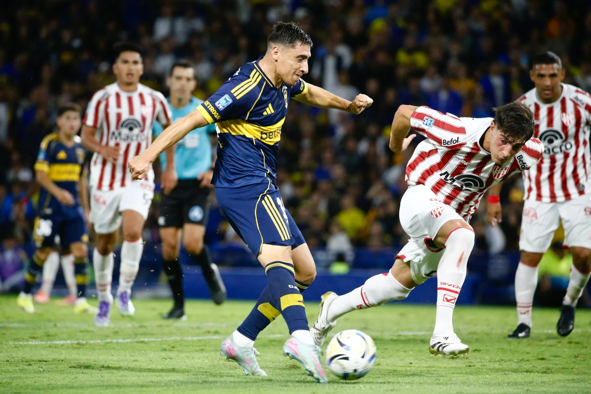 La agenda de la TV del viernes: Boca visita a Instituto por el Clausura, Fórmula 1 en Singapur y Djokovic en Shanghai